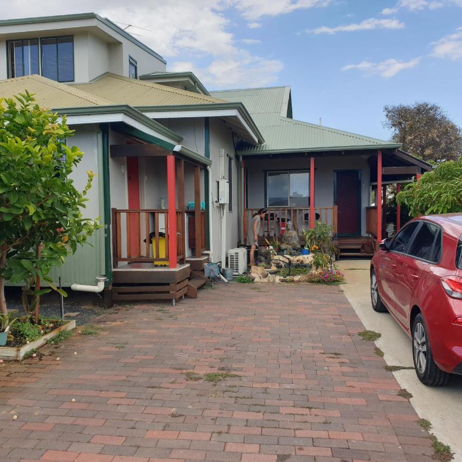Bunbury'S Most Convenient Location Екстериор снимка
